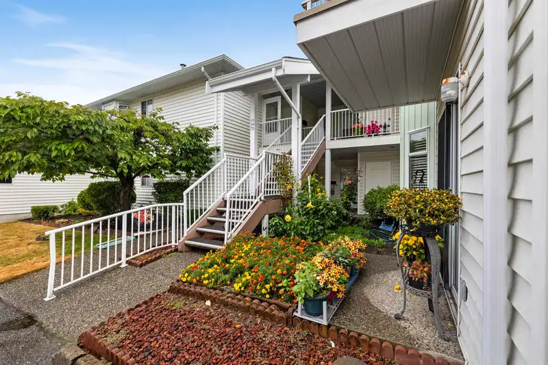 213 7156 121 STREET - photo 1 of 35