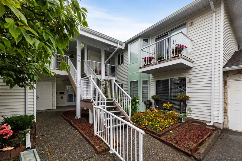 213 7156 121 STREET - photo 2 of 35