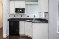 213 7156 121 STREET - thumbnail 9