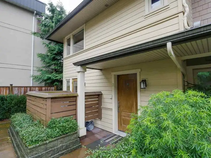 7 215 E 4 STREET - photo 4 of 22