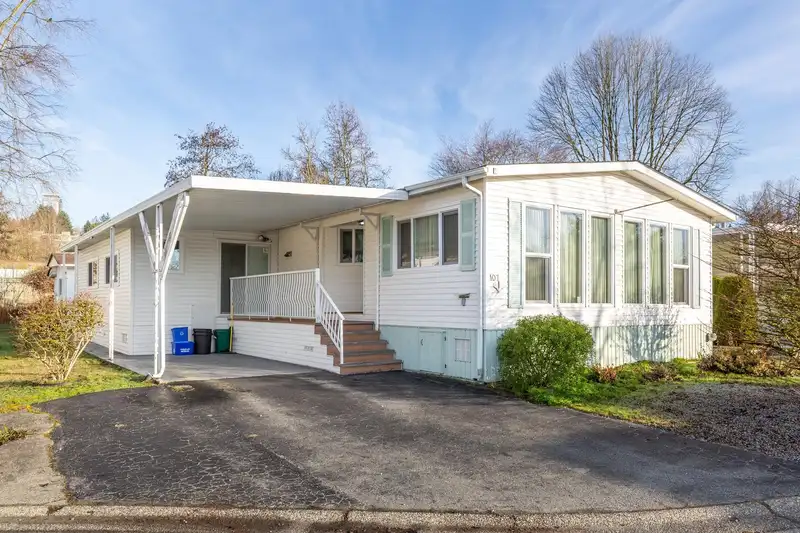 107 145 KING EDWARDS STREET - photo 1 of 40