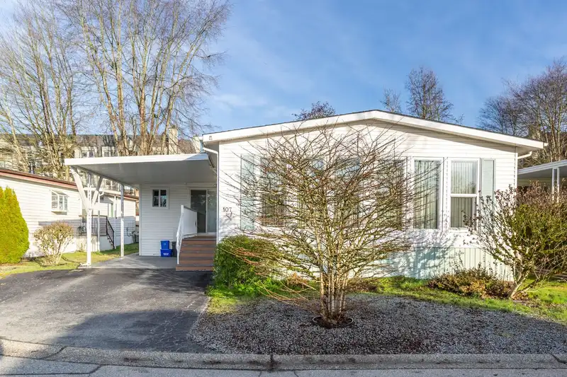 107 145 KING EDWARDS STREET - photo 2 of 40