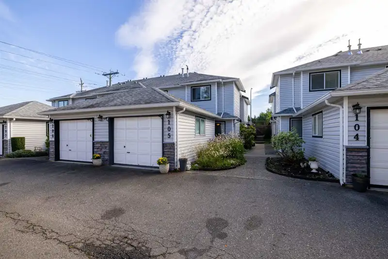 105 9507 208 STREET - photo 2 of 31
