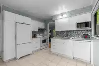 5155 203 STREET - thumbnail 14