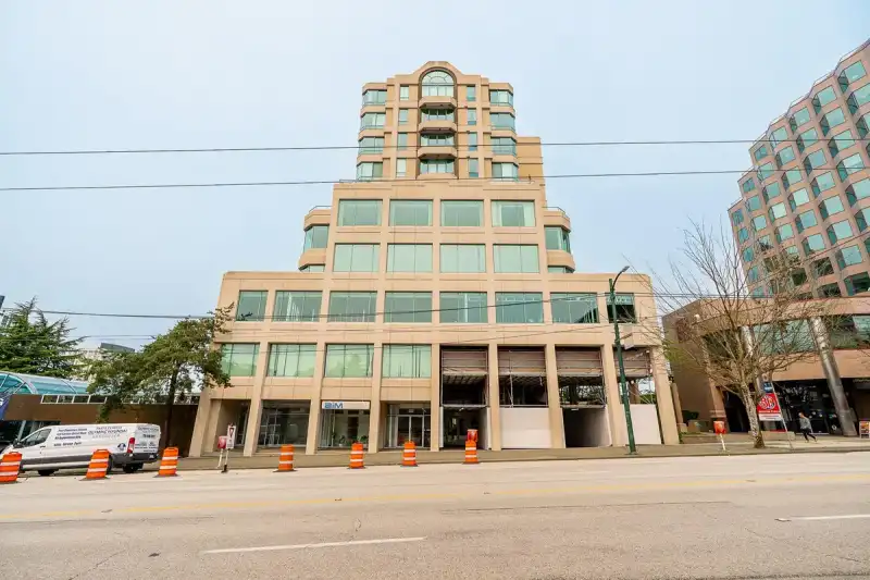 804 1355 W BROADWAY - photo 1 of 29
