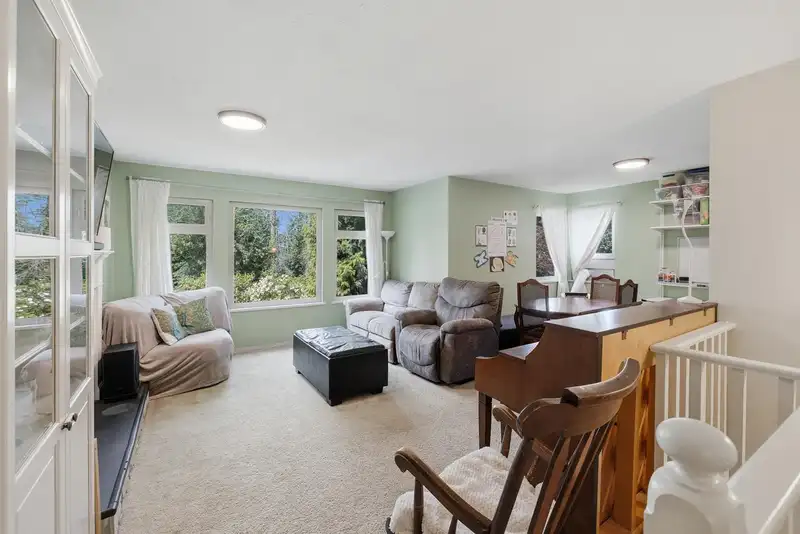 15318 87A AVENUE - photo 3 of 36