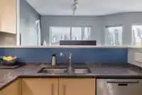1261 W 7TH AVENUE - thumbnail 10