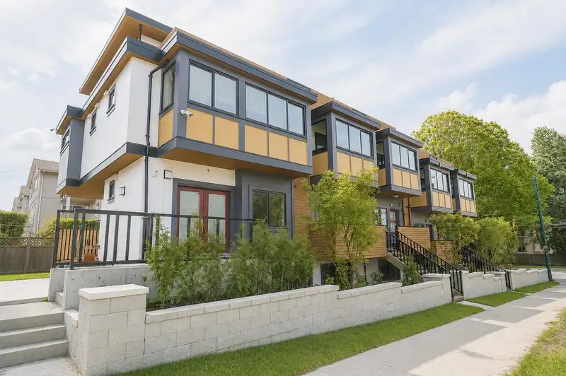 2412 DUNDAS STREET - photo 1 of 1