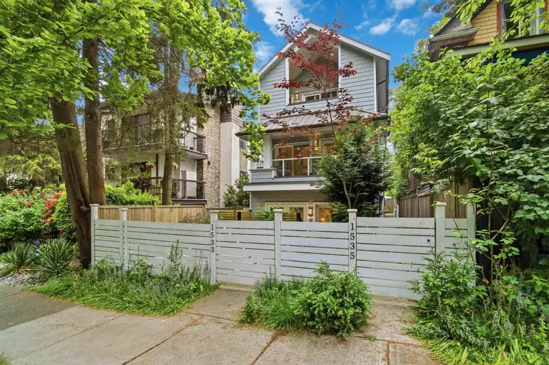 1533 E 5TH AVENUE - photo 2 of 40
