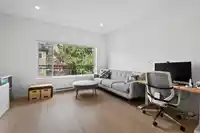 216 455 E 16TH AVENUE - thumbnail 4
