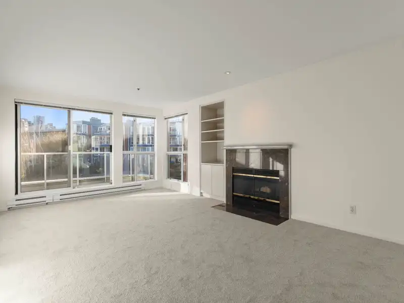 202 1551 MARINER WALK - photo 2 of 38