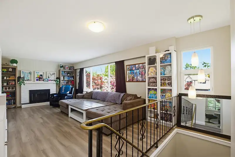 8541 MCEWEN TERRACE - photo 4 of 40