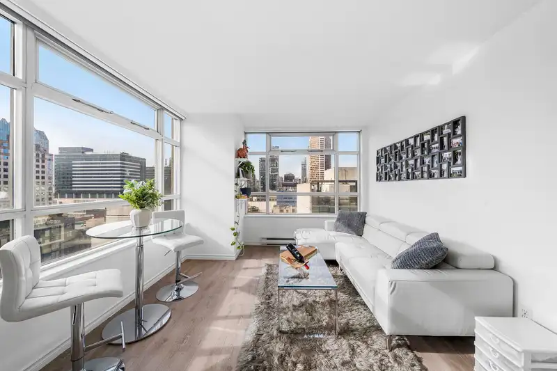1709 438 SEYMOUR STREET - photo 1 of 40