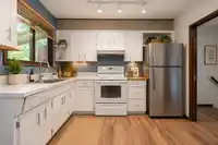 260 ROBERTSON CRESCENT - thumbnail 9