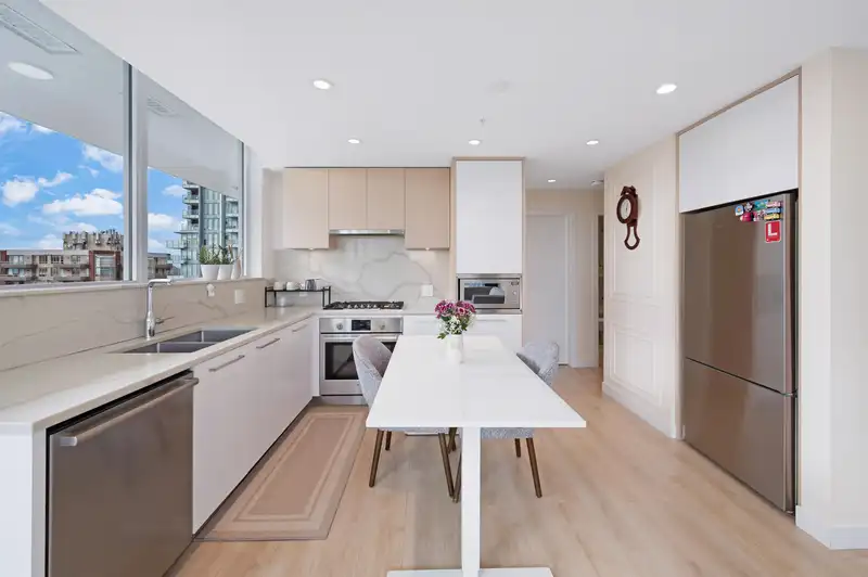 1309 567 CLARKE ROAD - photo 2 of 40