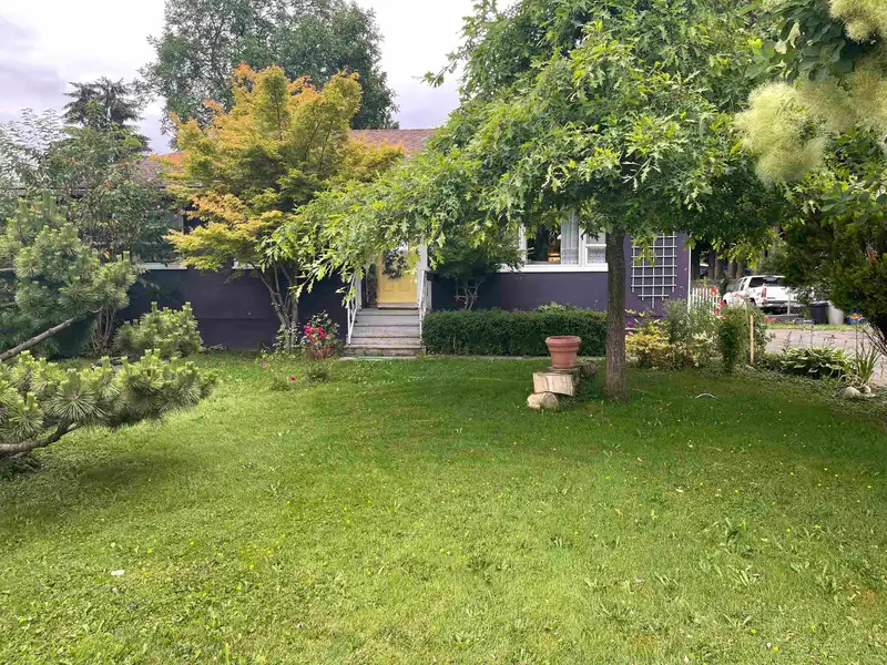 9500 COOTE STREET - photo 1 of 5