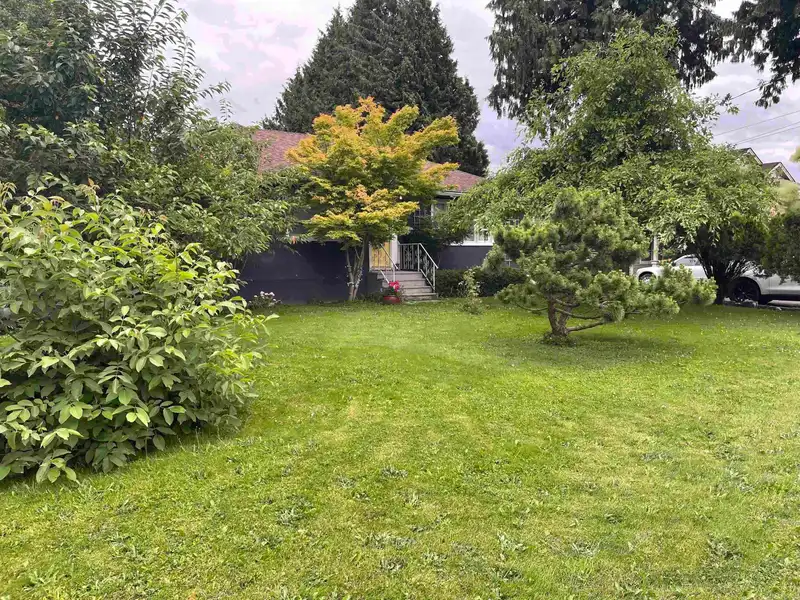 9500 COOTE STREET - photo 2 of 5