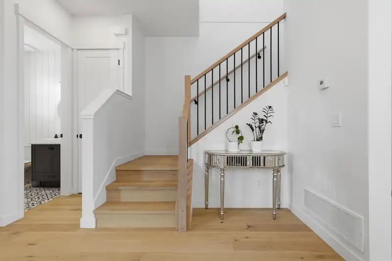 19619 75 AVENUE - photo 3 of 25