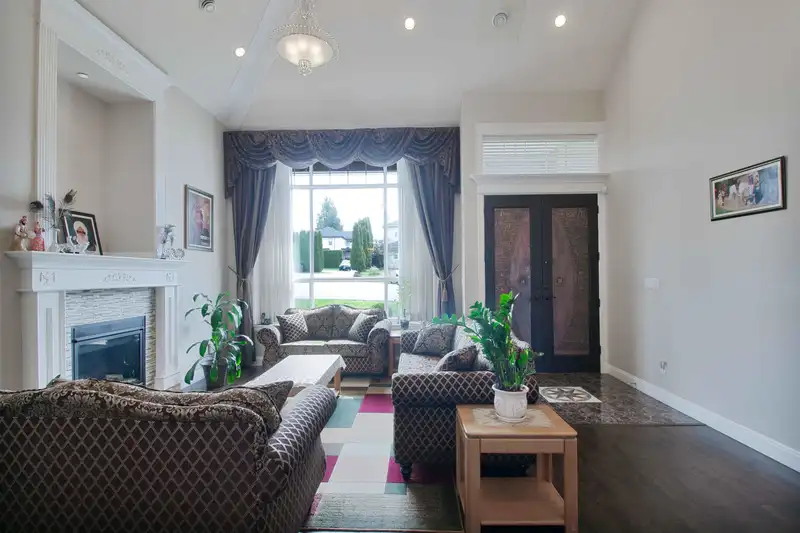 11971 97 AVENUE - photo 4 of 35