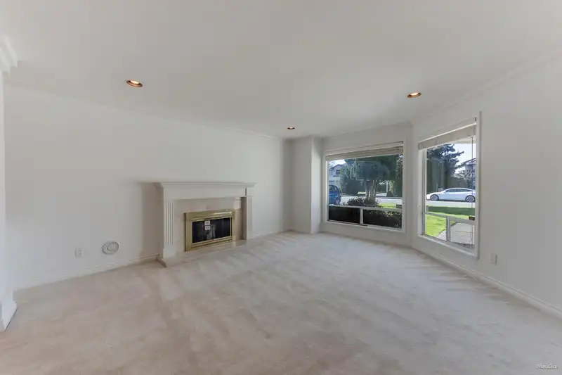 6300 BOUCHARD COURT - photo 2 of 37