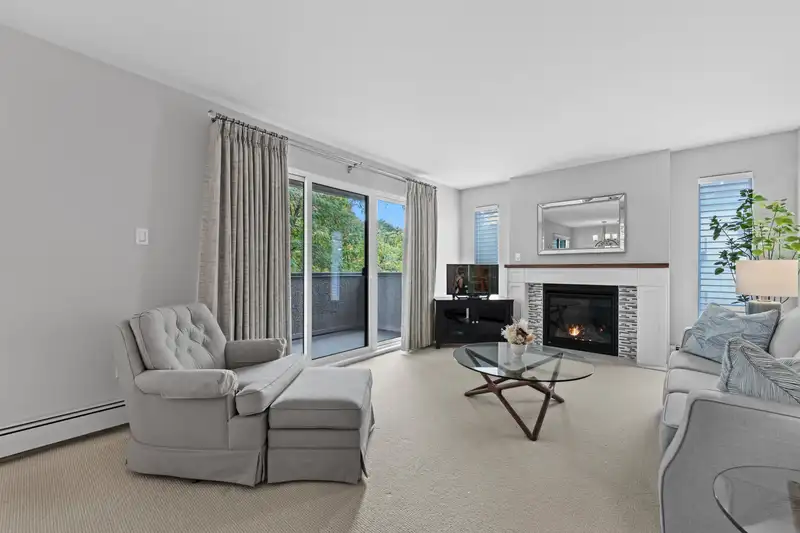 305 8775 CARTIER STREET - photo 2 of 29