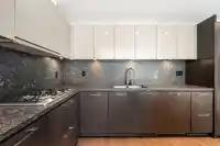 401 768 ARTHUR ERICKSON PLACE - thumbnail 8