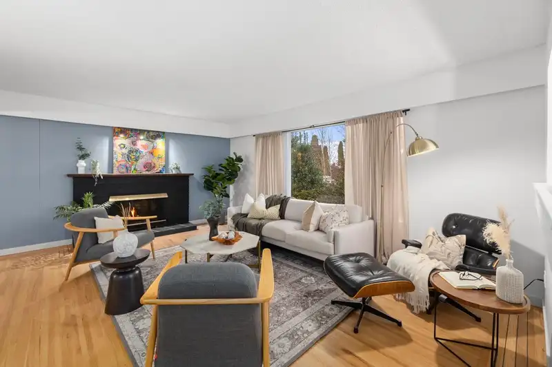 3878 ROYAL OAK AVENUE - photo 3 of 30