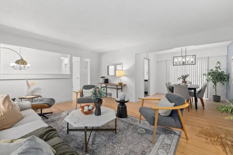 3878 ROYAL OAK AVENUE - photo 4 of 30