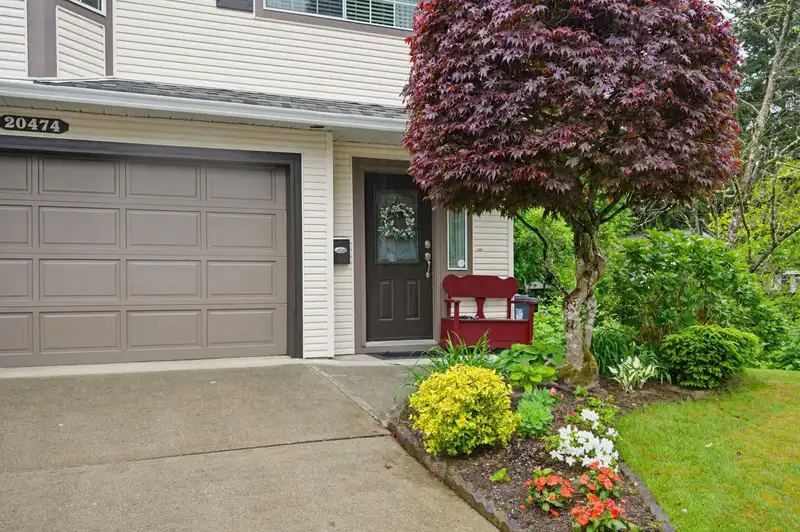20474 43A AVENUE - photo 3 of 40
