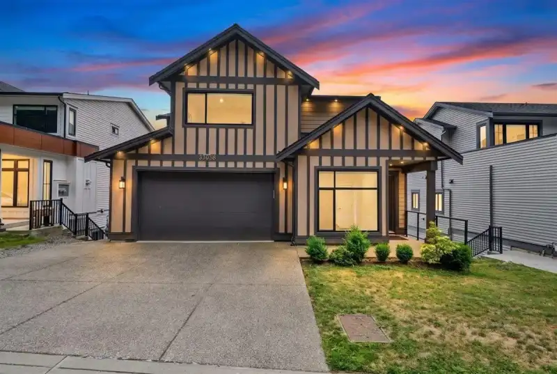 33958 PARR AVENUE - photo 1 of 39