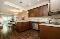 109 828 ROYAL AVENUE - thumbnail 11