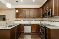 109 828 ROYAL AVENUE - thumbnail 12
