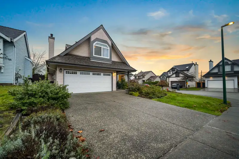287 SANTIAGO STREET - photo 1 of 34