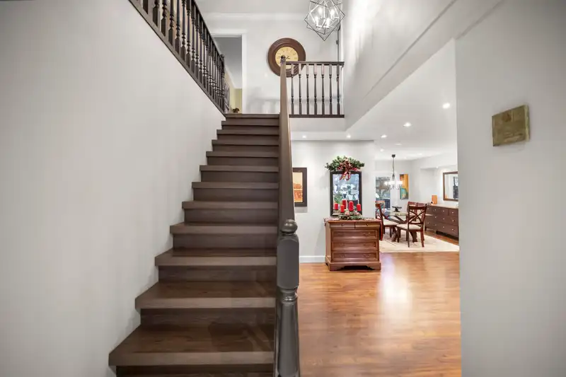 287 SANTIAGO STREET - photo 4 of 34