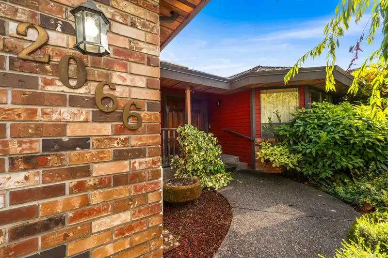 2066 149 STREET - photo 4 of 40