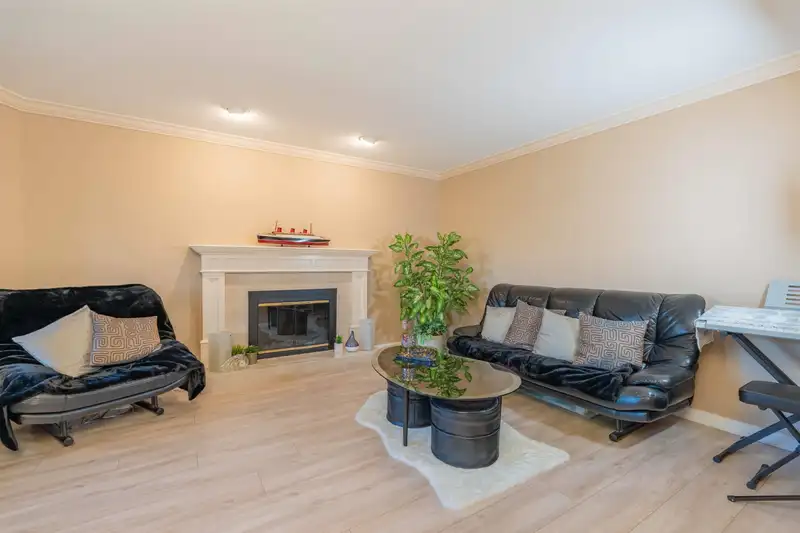 9564 THOMAS DRIVE - photo 2 of 26