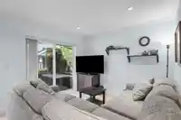 1121 ST. ANDREWS AVENUE - thumbnail 2