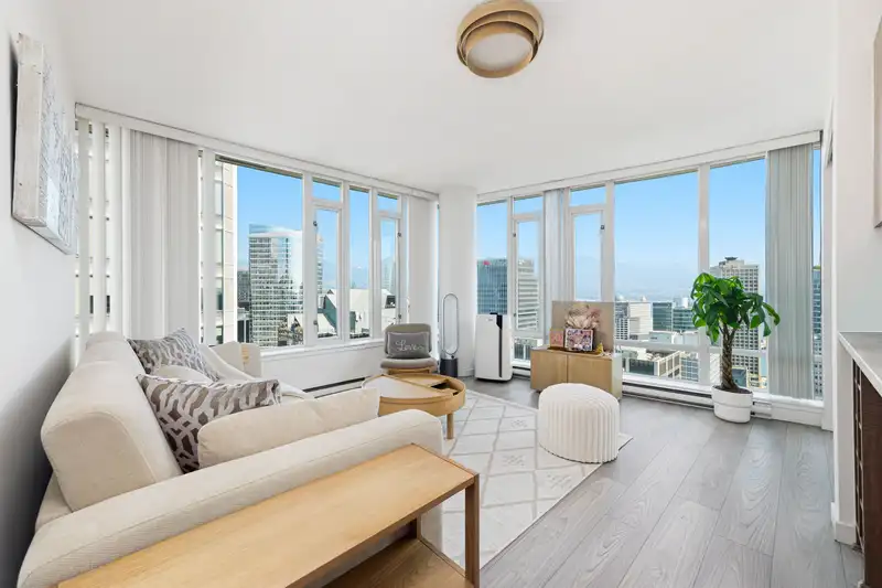 3007 610 GRANVILLE STREET - photo 1 of 21