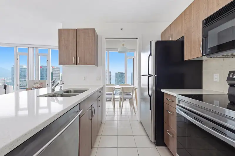 3007 610 GRANVILLE STREET - photo 4 of 21