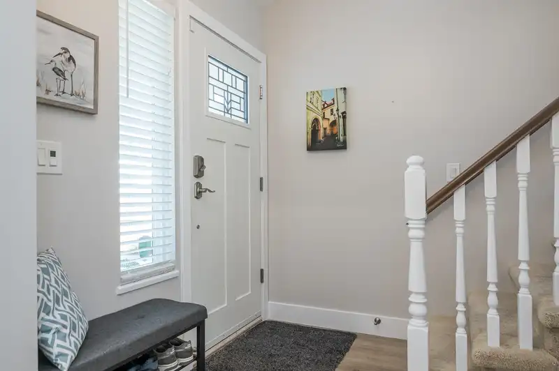 20976 93B PLACE - photo 4 of 40