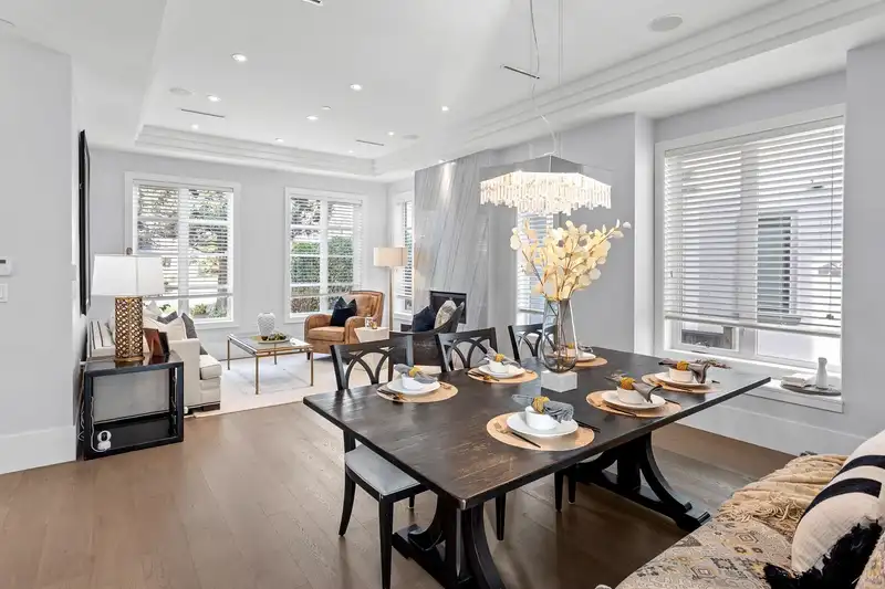 3726 W 35TH AVENUE - photo 4 of 40