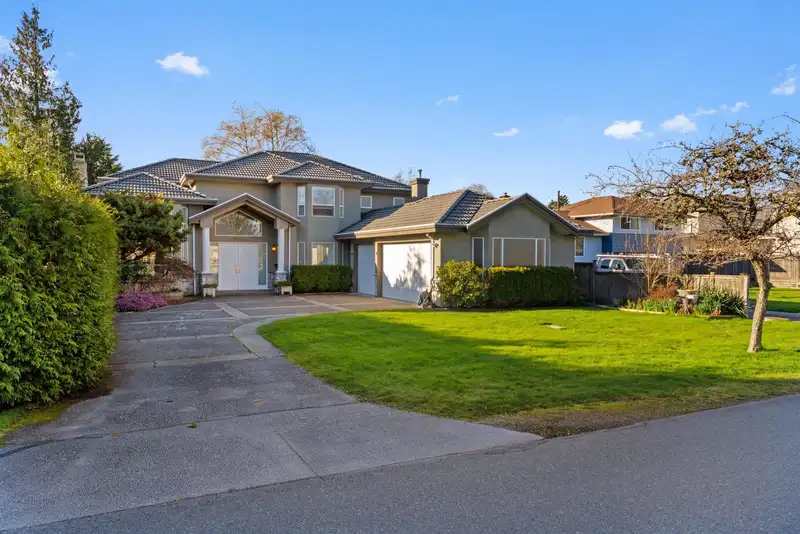 3420 ROSAMOND AVENUE - photo 4 of 39
