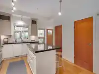 124 250 SALTER STREET - thumbnail 2
