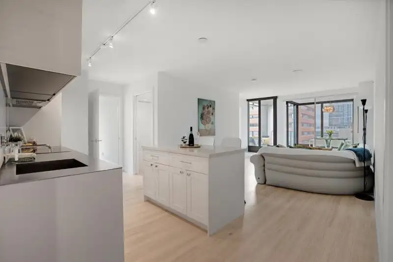 1502 1133 HORNBY STREET - photo 3 of 36