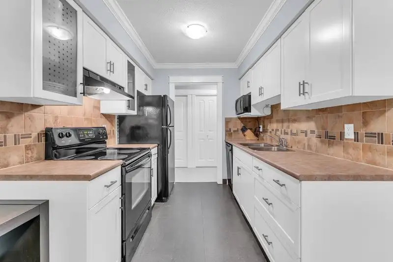 307 1210 PACIFIC STREET - photo 4 of 12