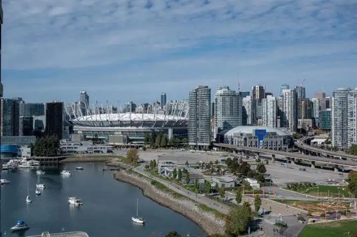 2105 1128 QUEBEC STREET - photo 3 of 40