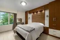 2391 OAK STREET - thumbnail 11