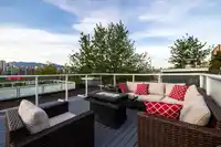 2391 OAK STREET - thumbnail 20