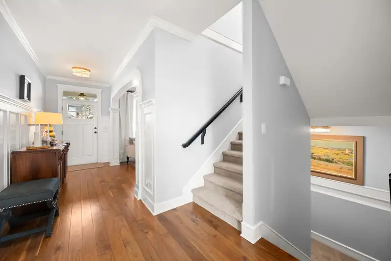 14860 34 AVENUE - photo 4 of 40
