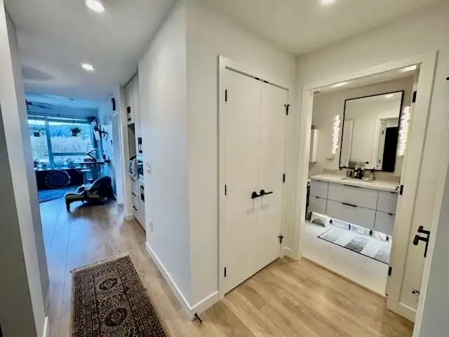 505 3018 ST. GEORGE STREET - photo 1 of 32